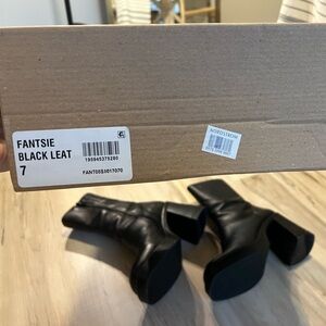 Steve Madden Fantsie Black Leat Boots